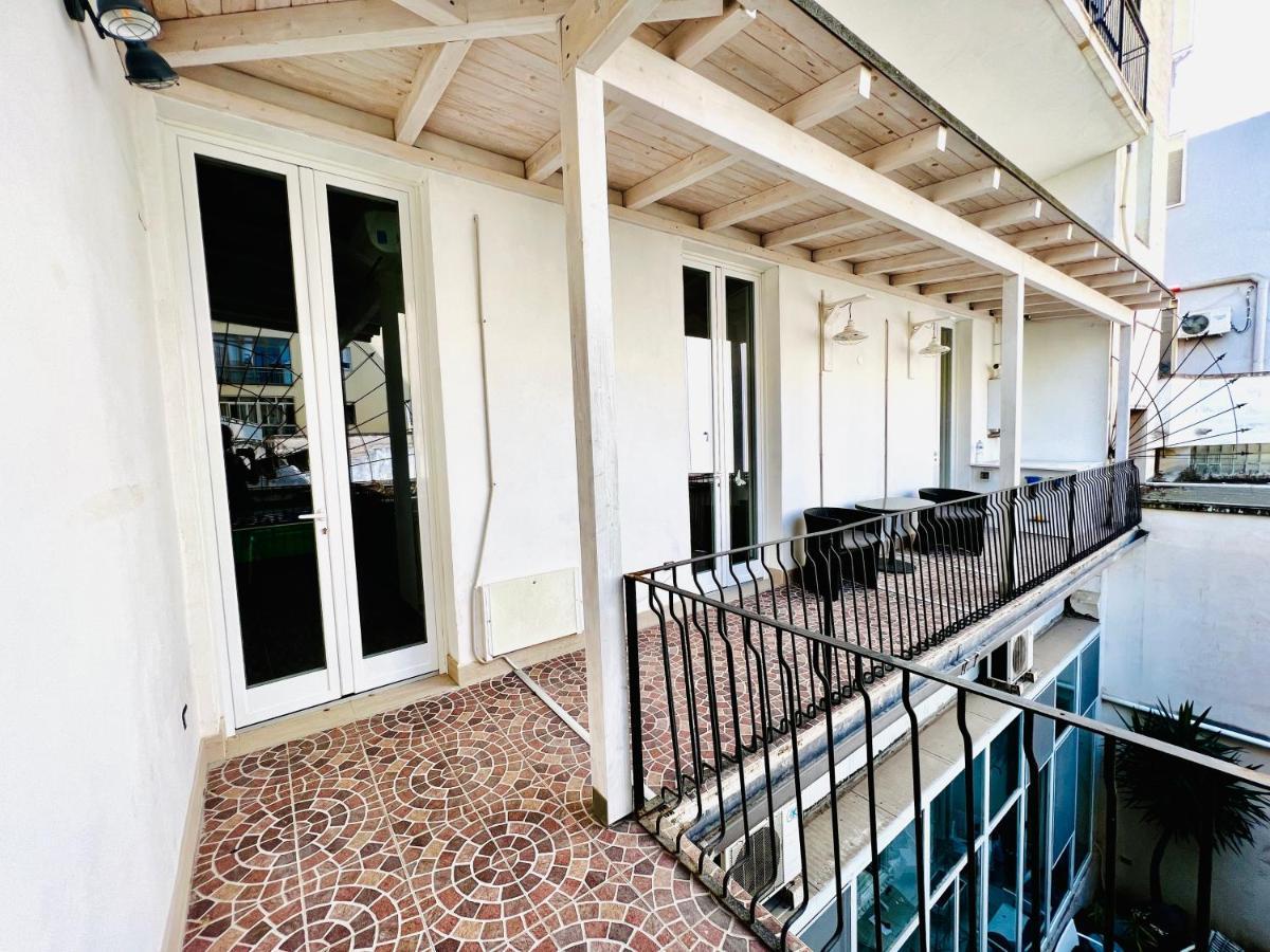 Apartamento 4Cats - Alloggio Incantevole In Centro Lecce Exterior foto